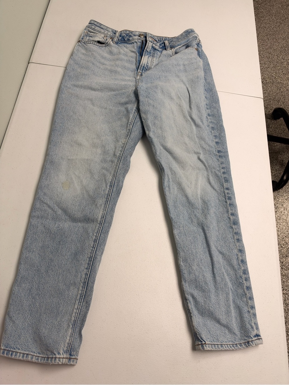 American Eagle Outfitters Light Blue Straight Leg Mom Jean women’s reg 8